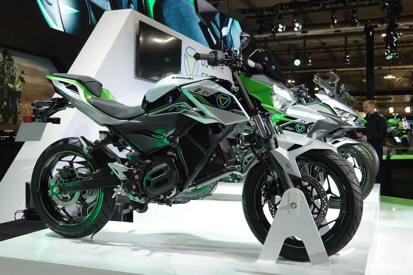 kawasaki-ninja-electric-motorcycle-7