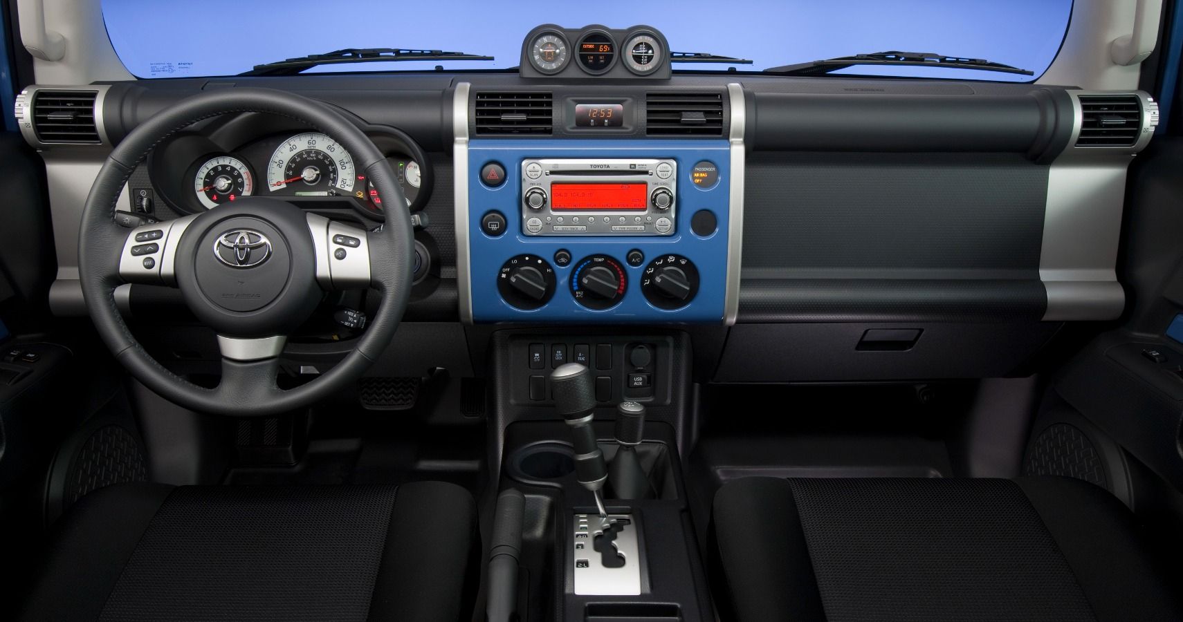 A Peek Inside The Toyota FJ Cruiser's Interior