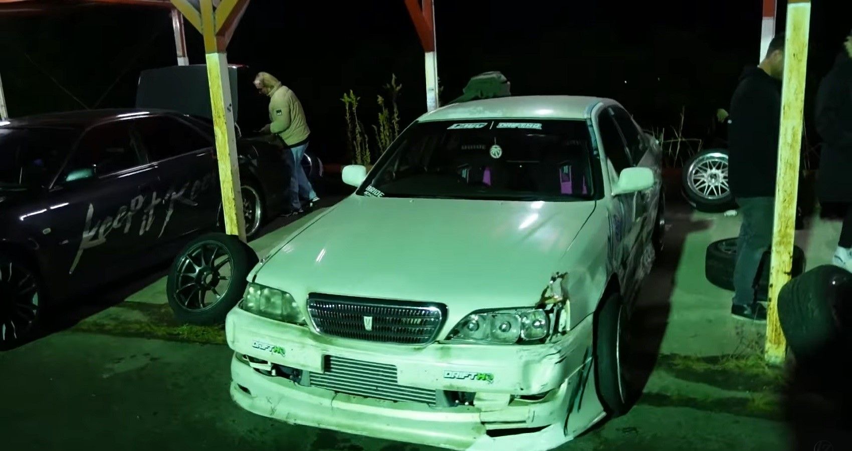 YouTuber Adam LZ Drifts Toyota Cresta In Japan At Midnight