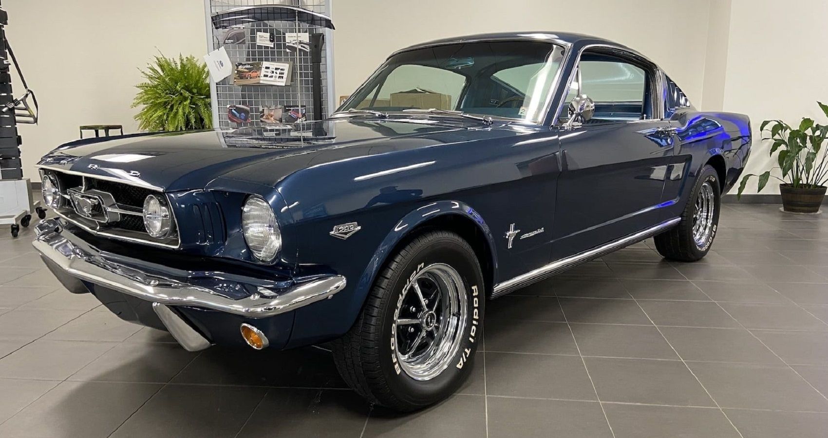 1965 Ford Mustang Fastback 289 showroom