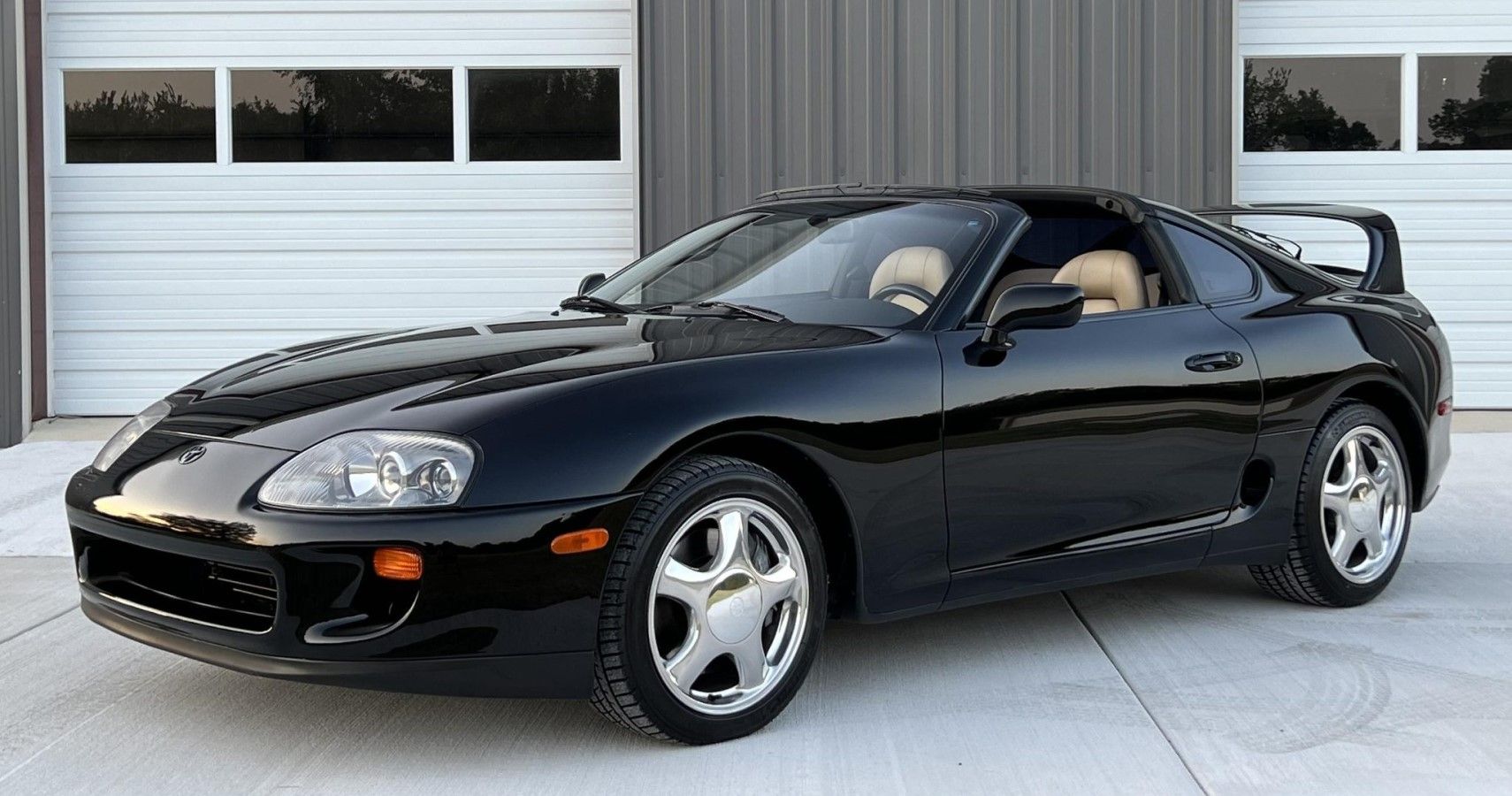 1993 Toyota Supra Turbo front third quarter view