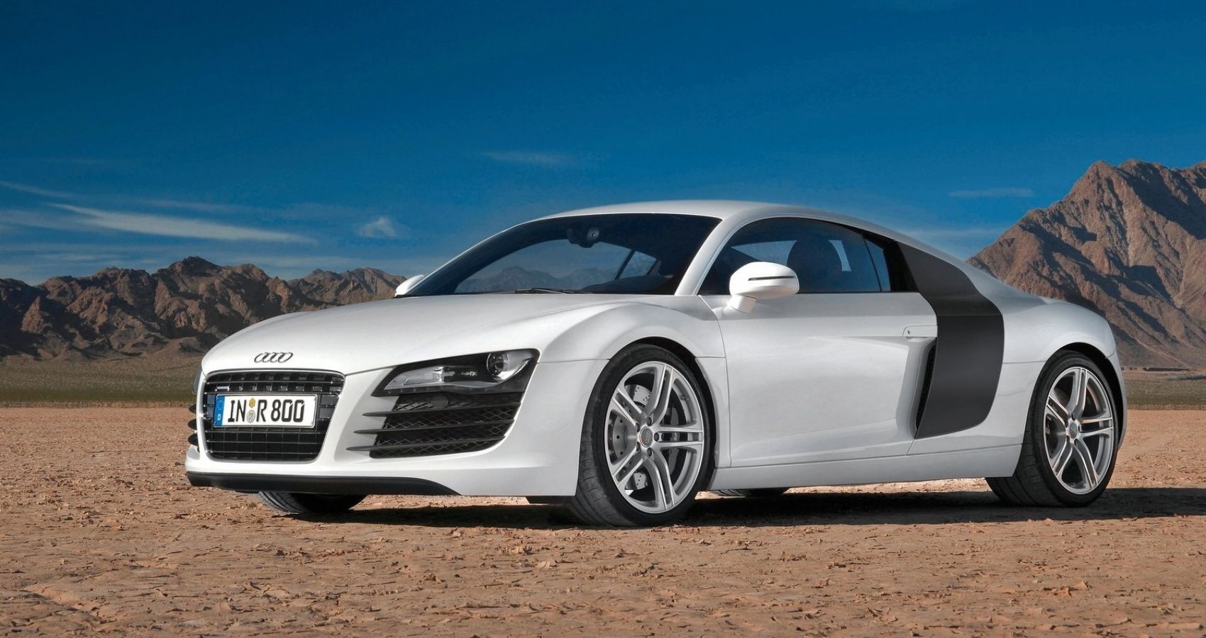 Front three-quarter look of the 2007 Audi R8