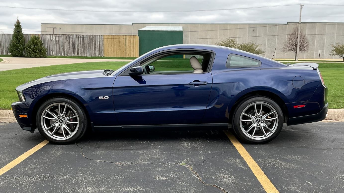 10 Best Used Modern Performance Muscle Cars To Buy If You're On A Budget