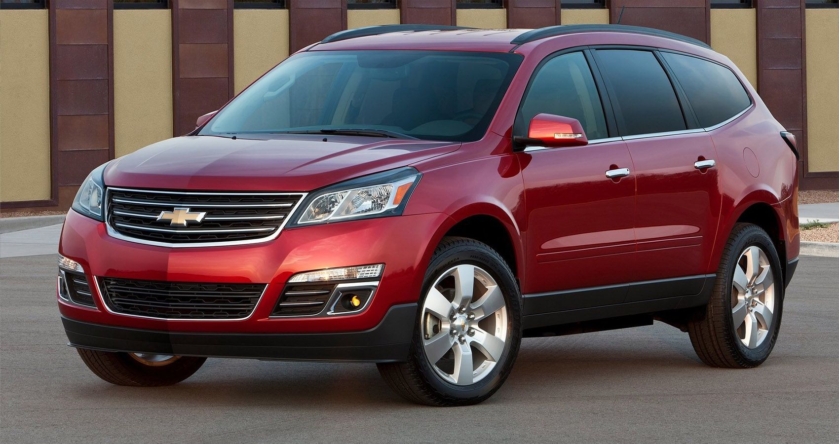 2013 Chevrolet Traverse Front View