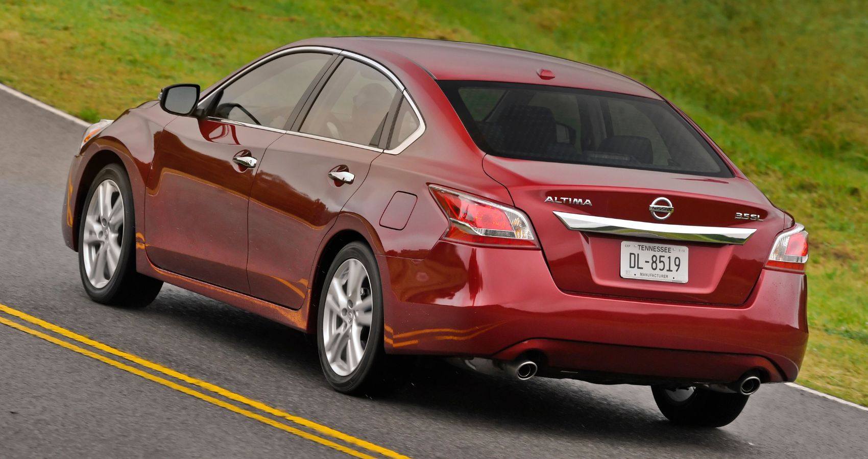 Here S Why The Fifth Gen Nissan Altima Is A Terrible Car To Buy Used