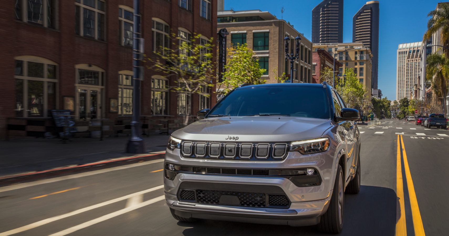 2022-jeep-compass-exterior-front-angle