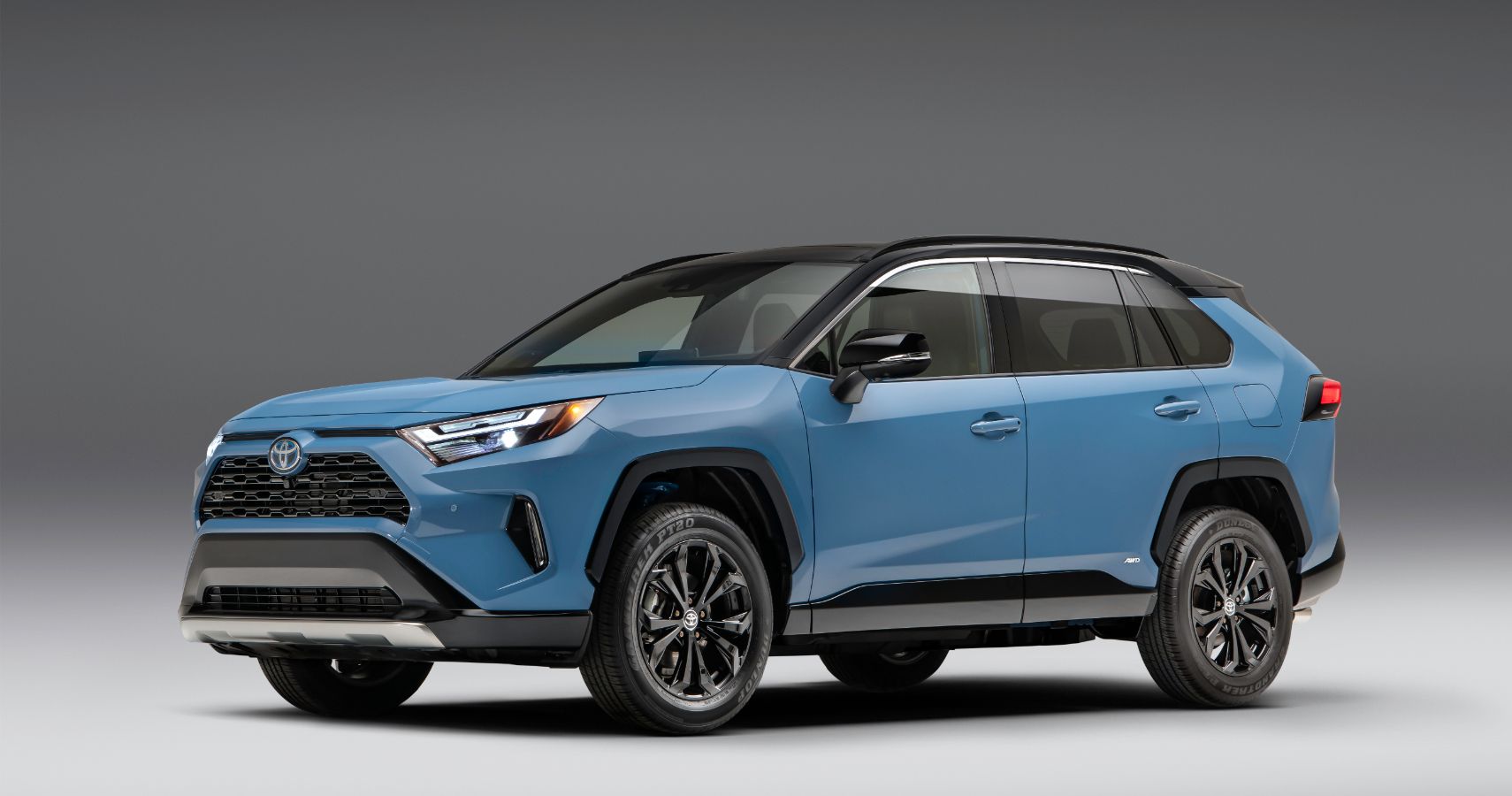 2022-toyota-rav4-xse-exterior-front-angle