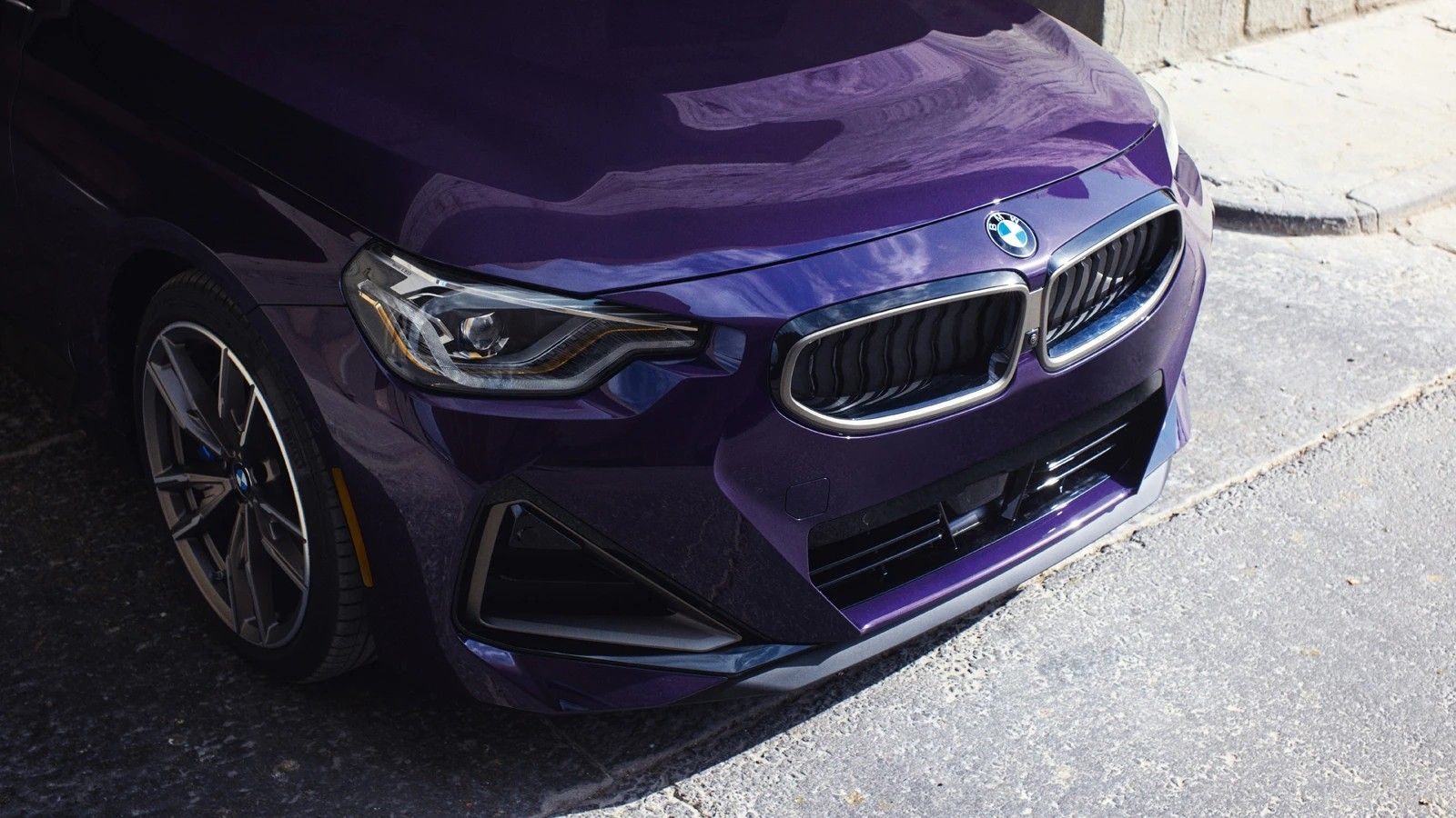 2023 BMW 2-Series front end