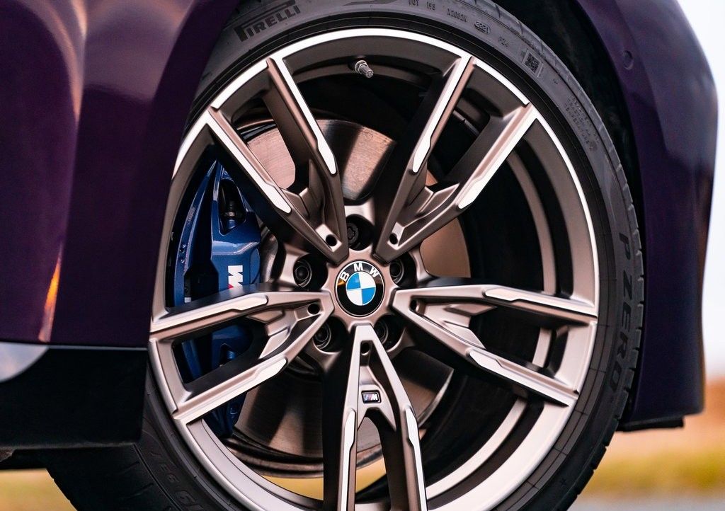 2023 BMW 2-Series 18-inch wheel