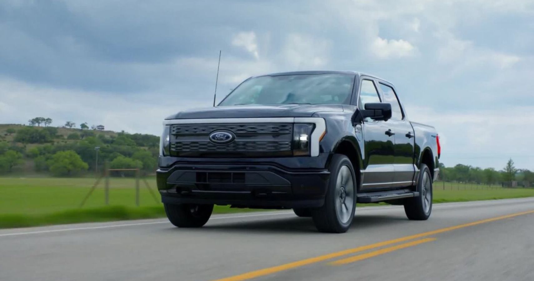 Here Are Our Favorite Features Of The 2023 Ford F-150 Lightning

 | Daily News Byte