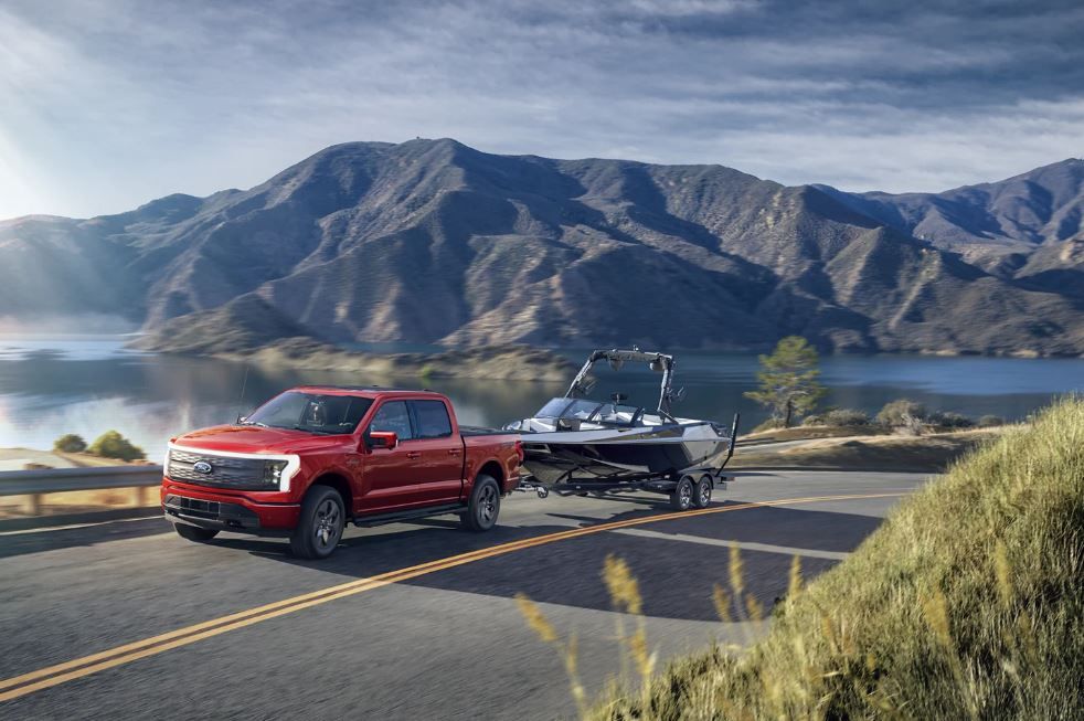 2023 Ford F-150 Lightning Platinum1