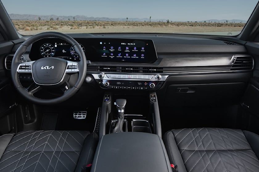 2023 Kia Telluride's main control panel