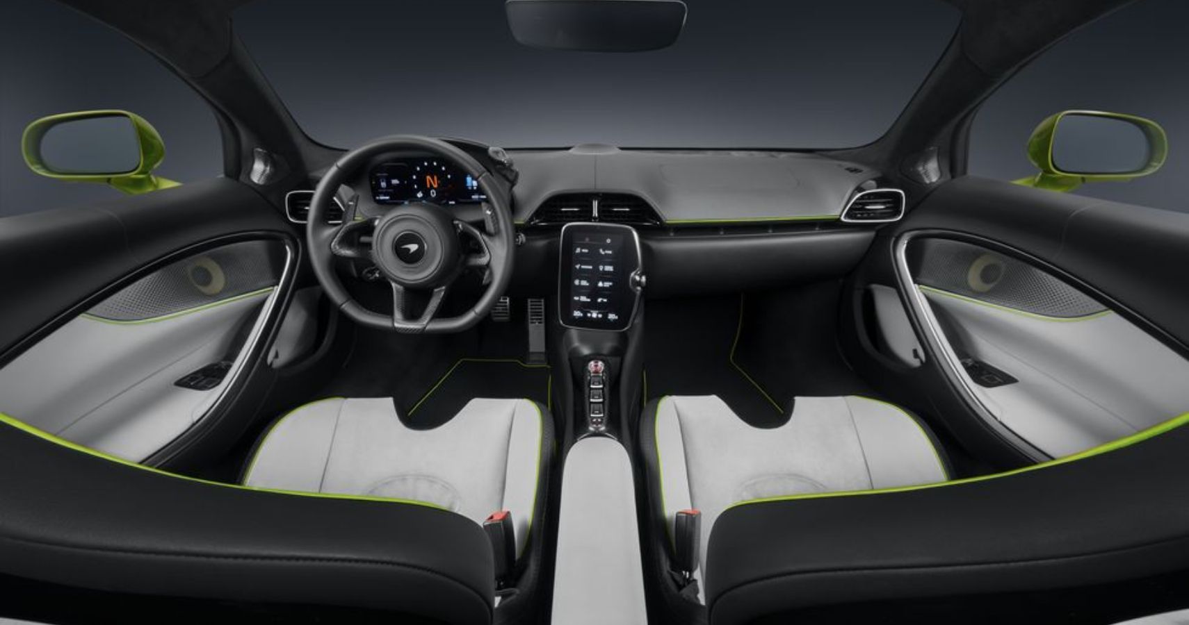 2023-mclaren-interior-front-cabin