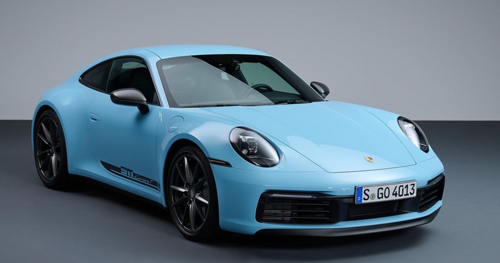 2023-porsche-911-carrera-t-exterior-front-angle