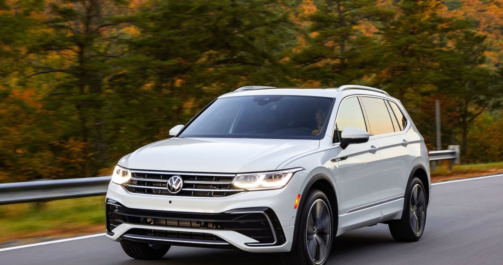 2023 Volkswagen Tiguan - Front Quarter