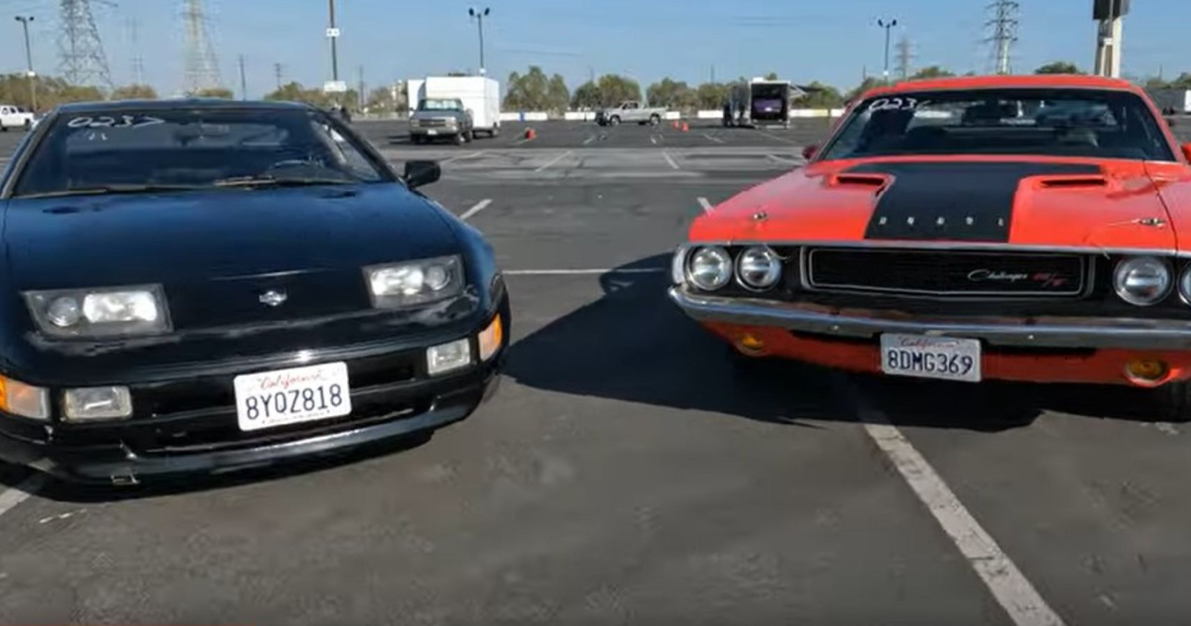 Dodge Challenger vs Nissan 300ZX Drag Race