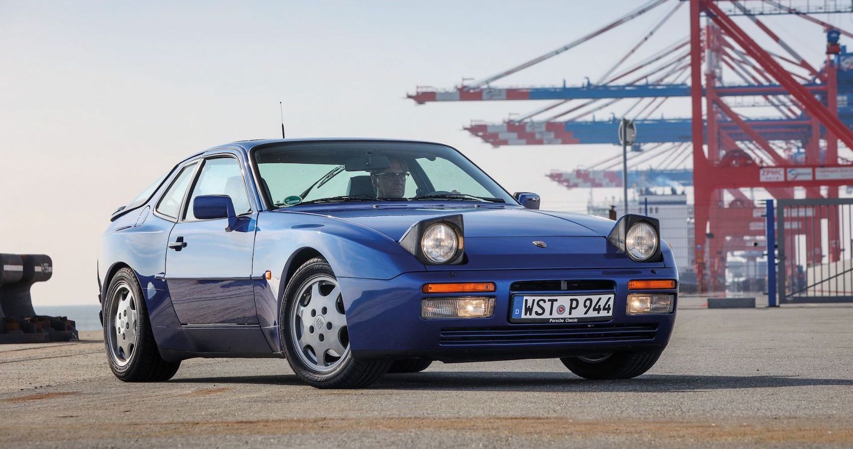 A Detailed Look At The Porsche 944 S2's  4-Cylinder Engine