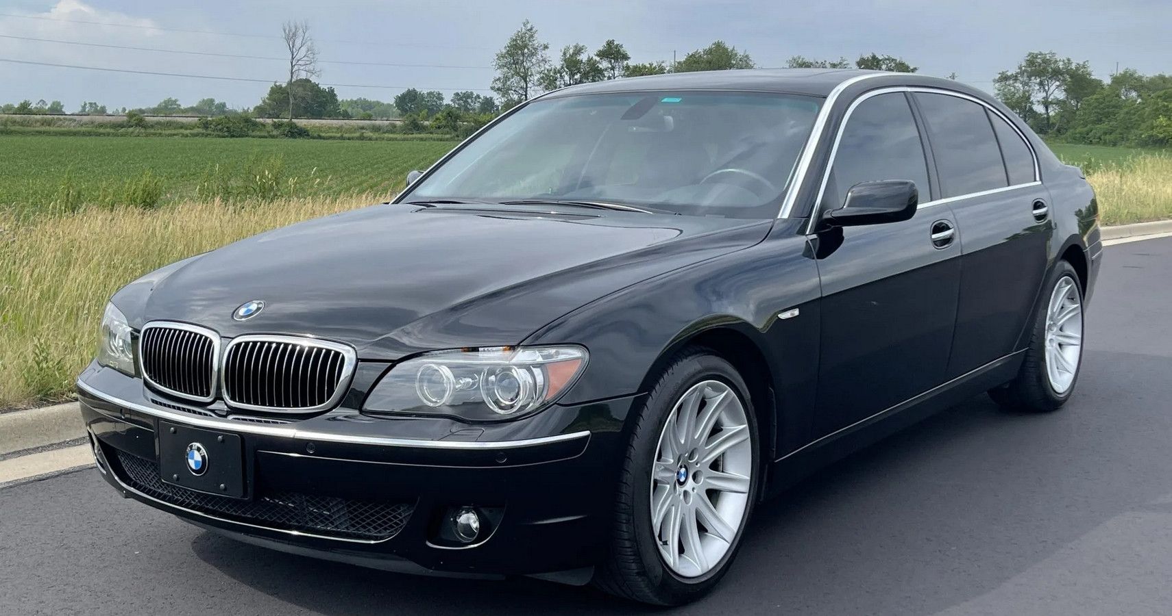 BMW 750i - front