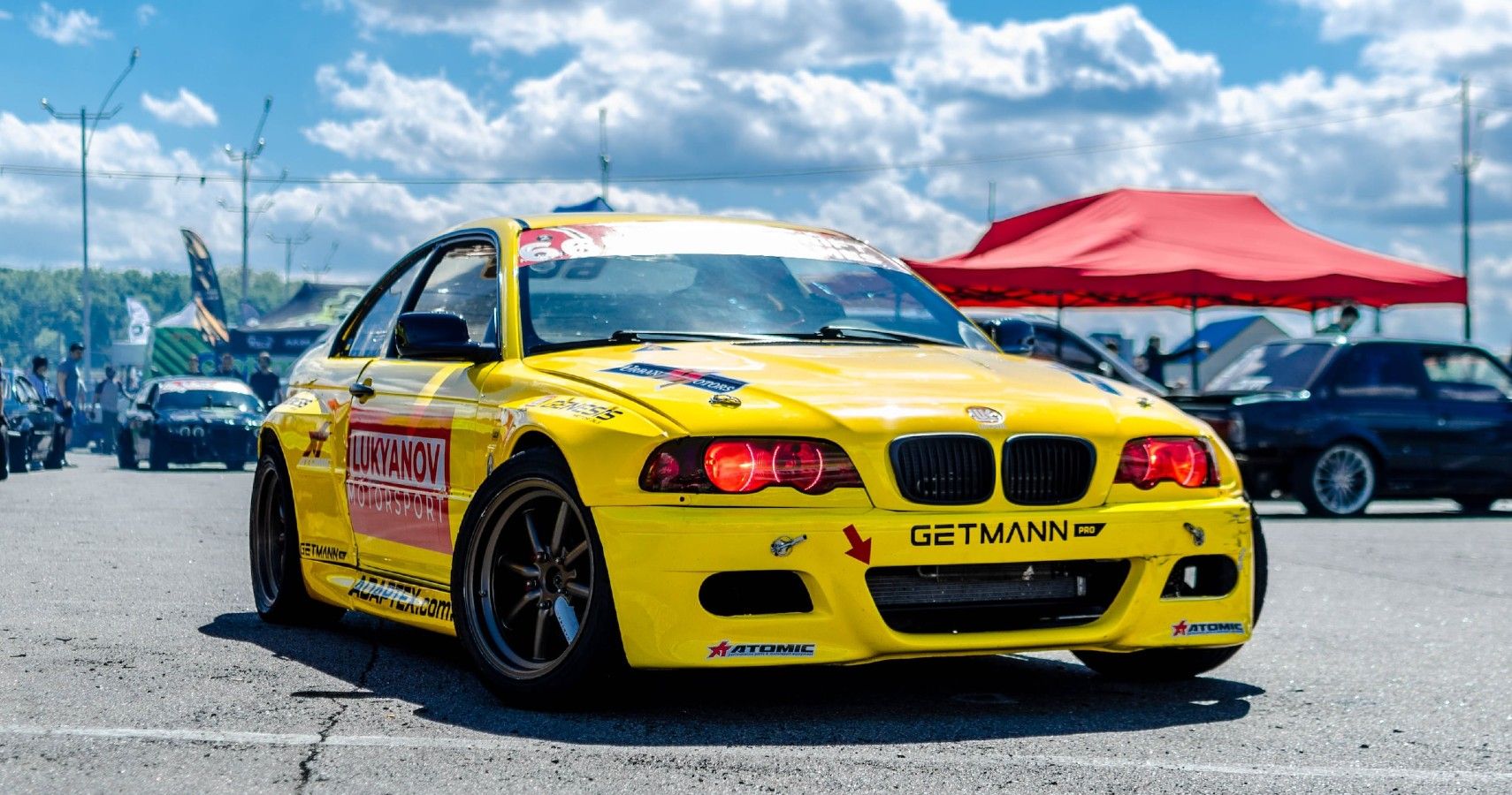 Yellow BMW E46 drift car