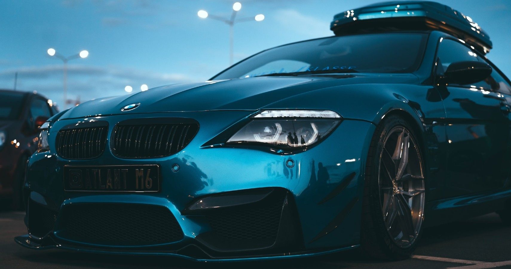 Blue BMW M6 E62