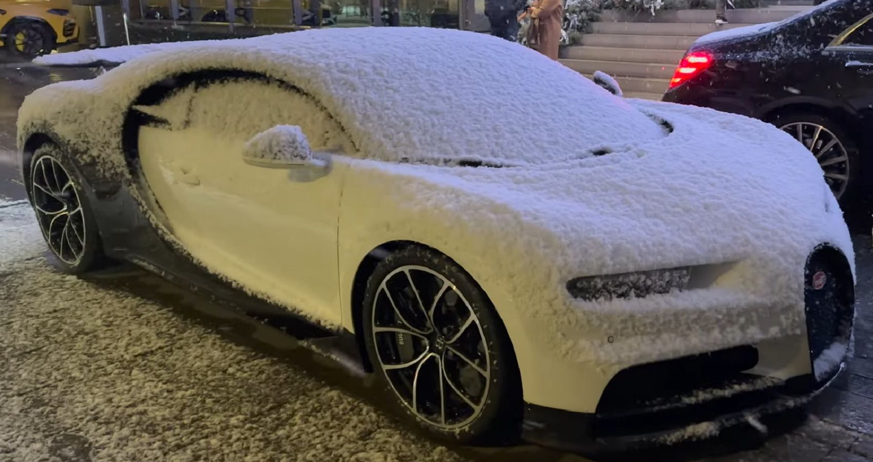 Bugatti Chiron Caught In The Snow In London