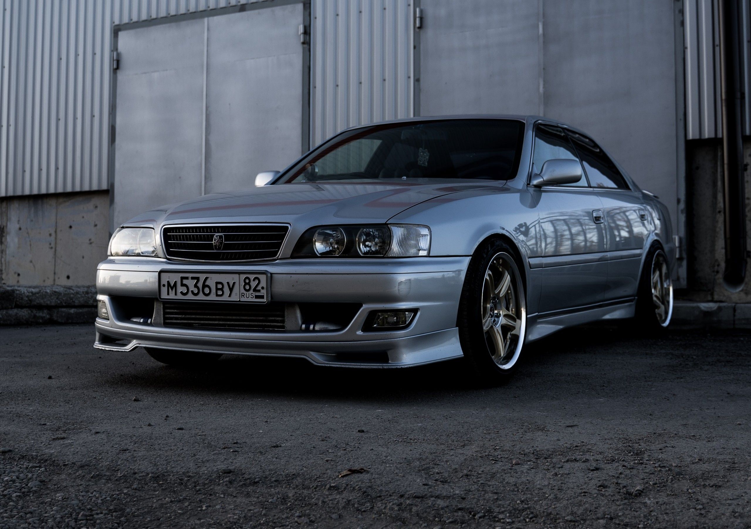 Silver Toyota Chaser JZX100 with body kit