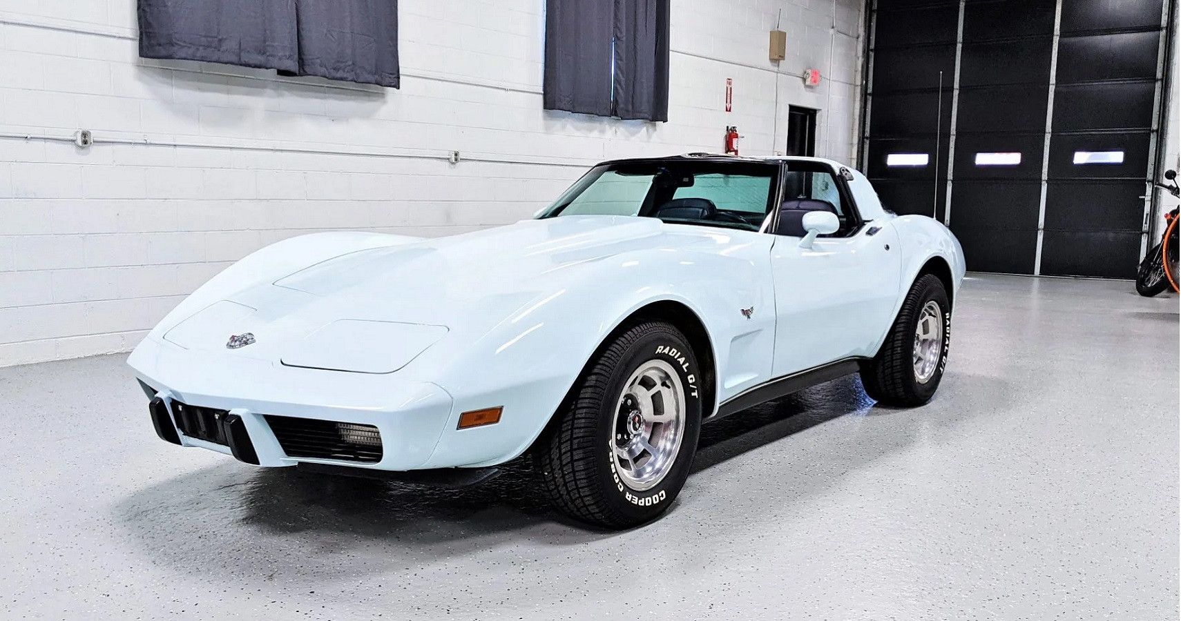 Chevrolet Corvette C3 - Front