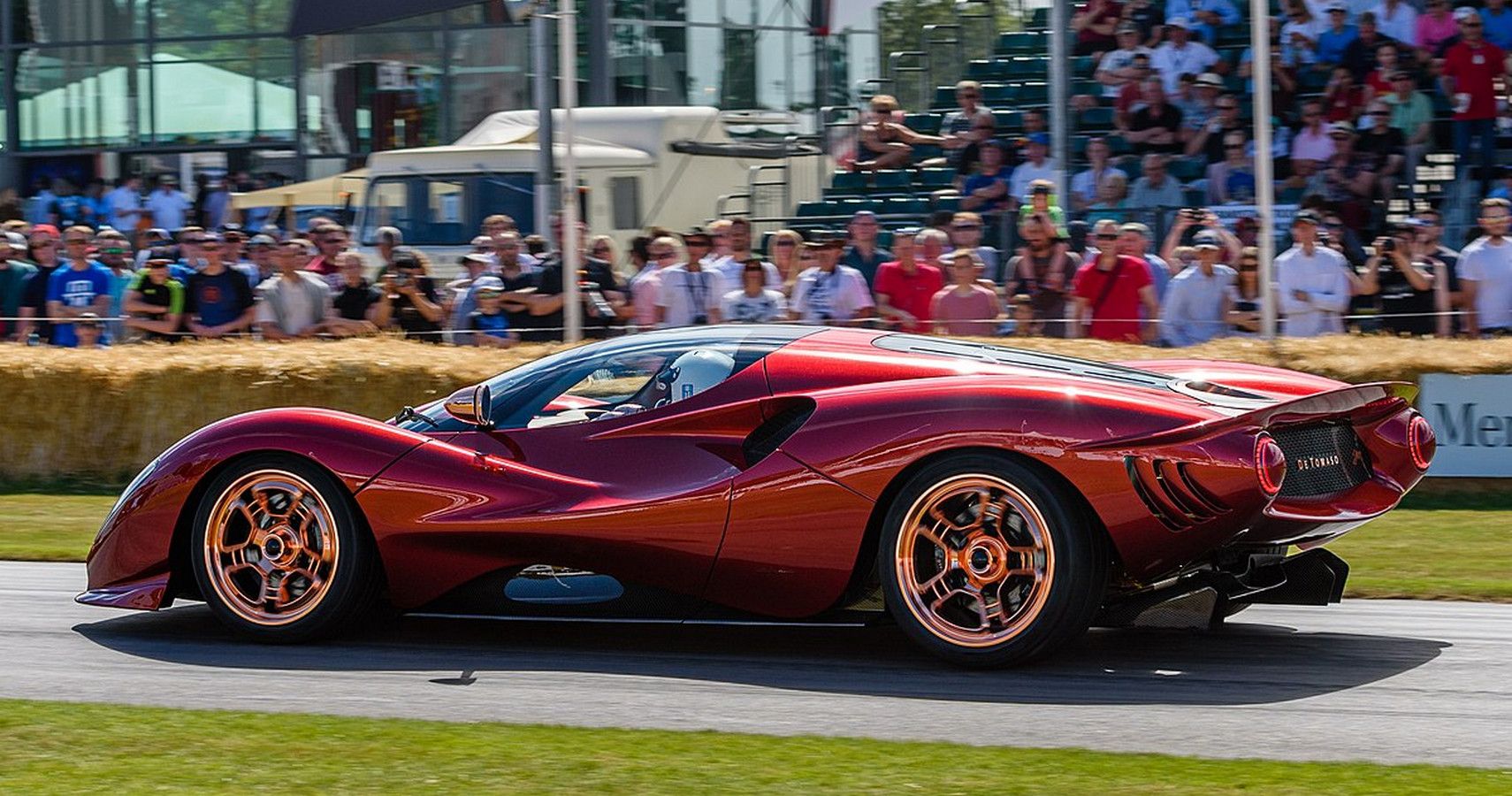 De Tomaso P72 - side view