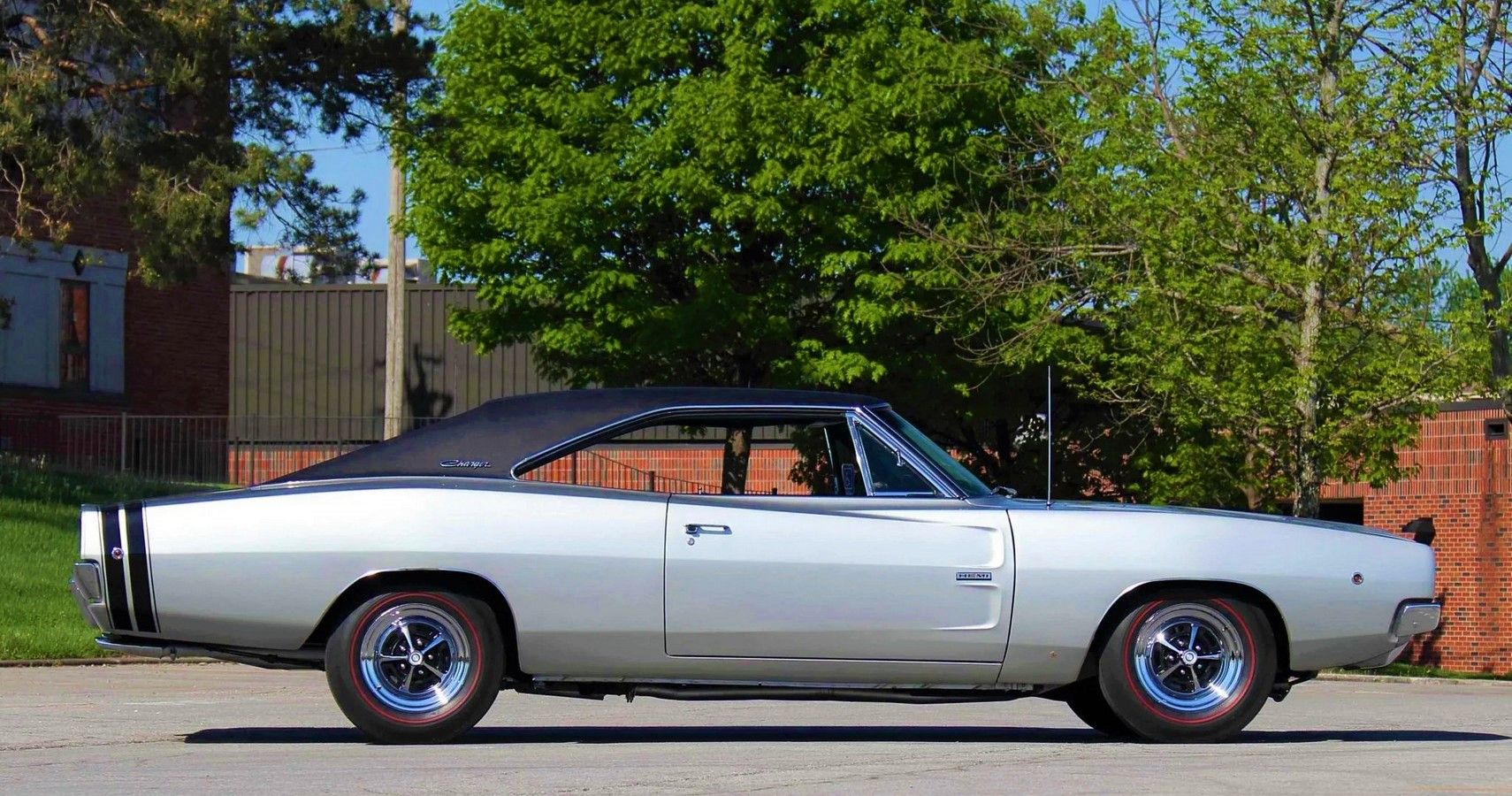 Dodge Charger RT - Side View