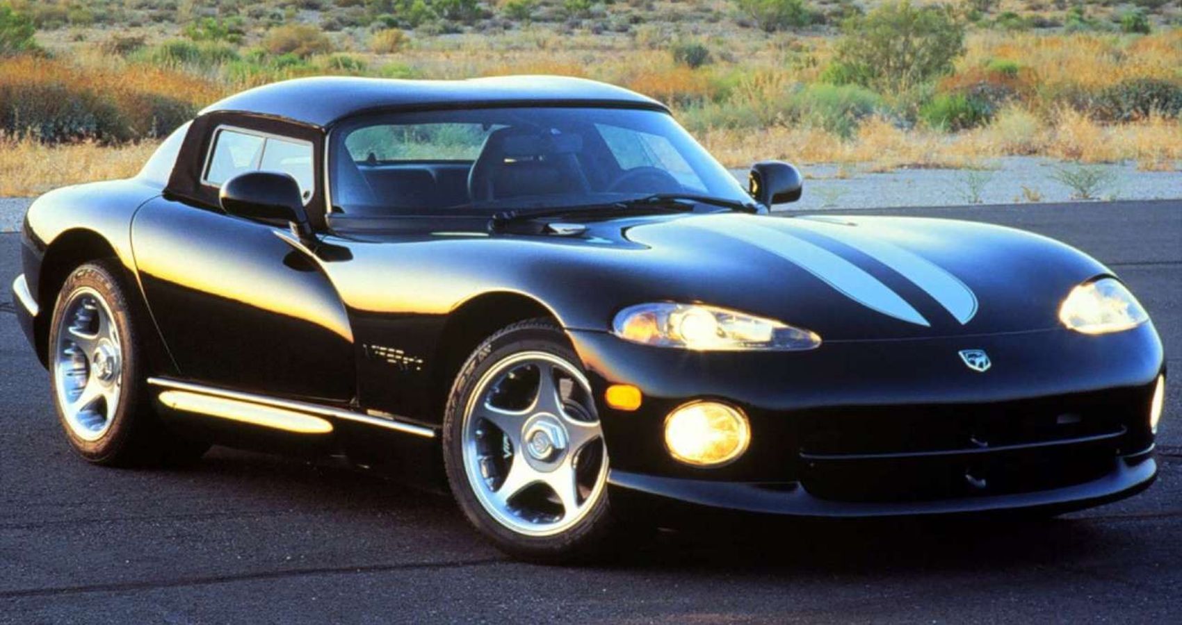 Here's Why The Dodge Viper RT/10 Is An Insane $50,000 Sportscar