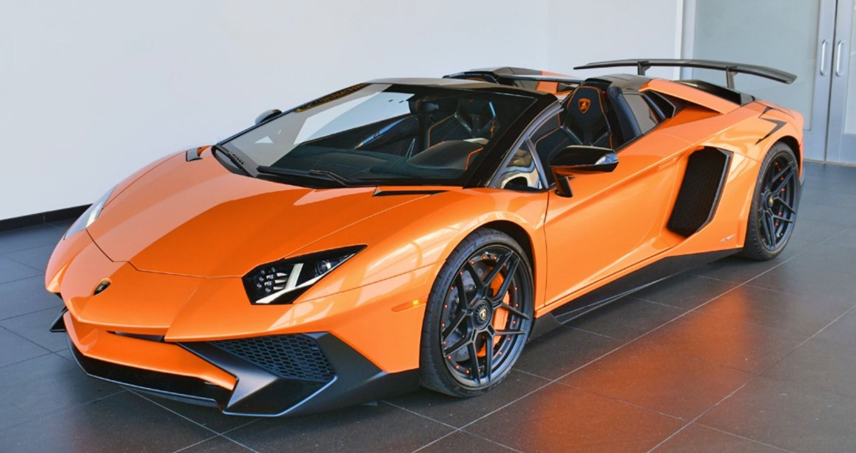 Lamborghini Aventador SV Roadster Orange Front Quarter