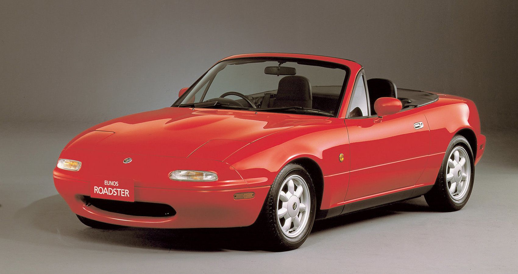 Mazda Miata NA with red front view