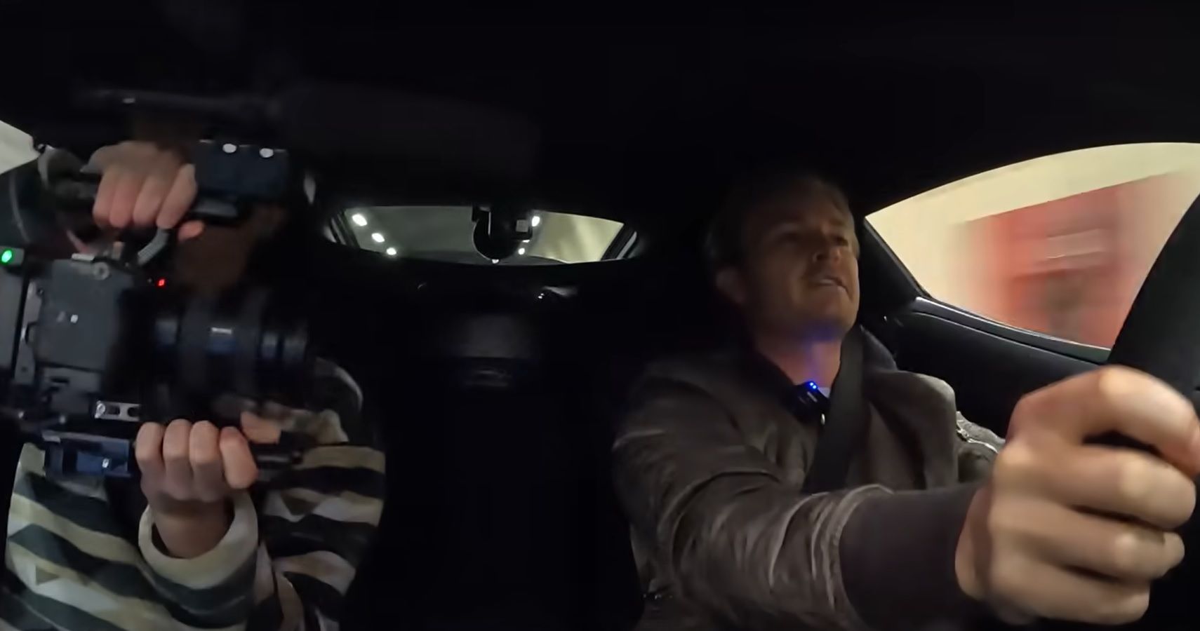 Nico Rosberg leva o novo Rimac Nevera ao limite em Mônaco