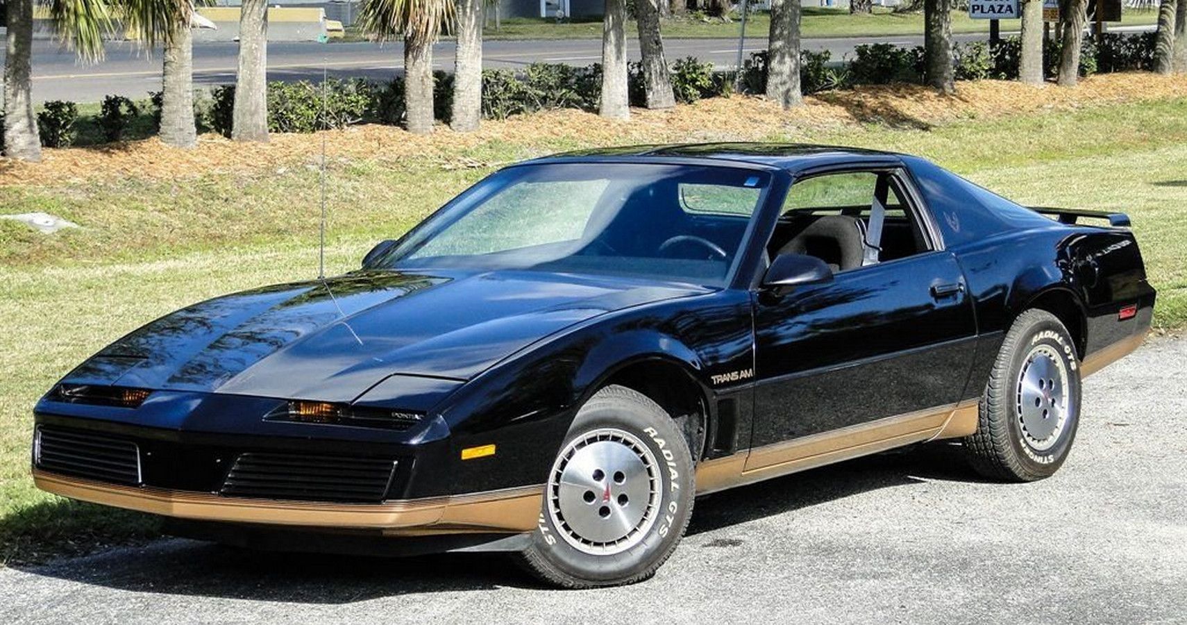 Pontiac Firebird - Front