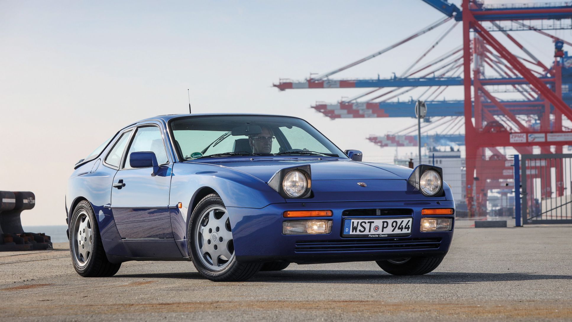 Porsche 944 S2 