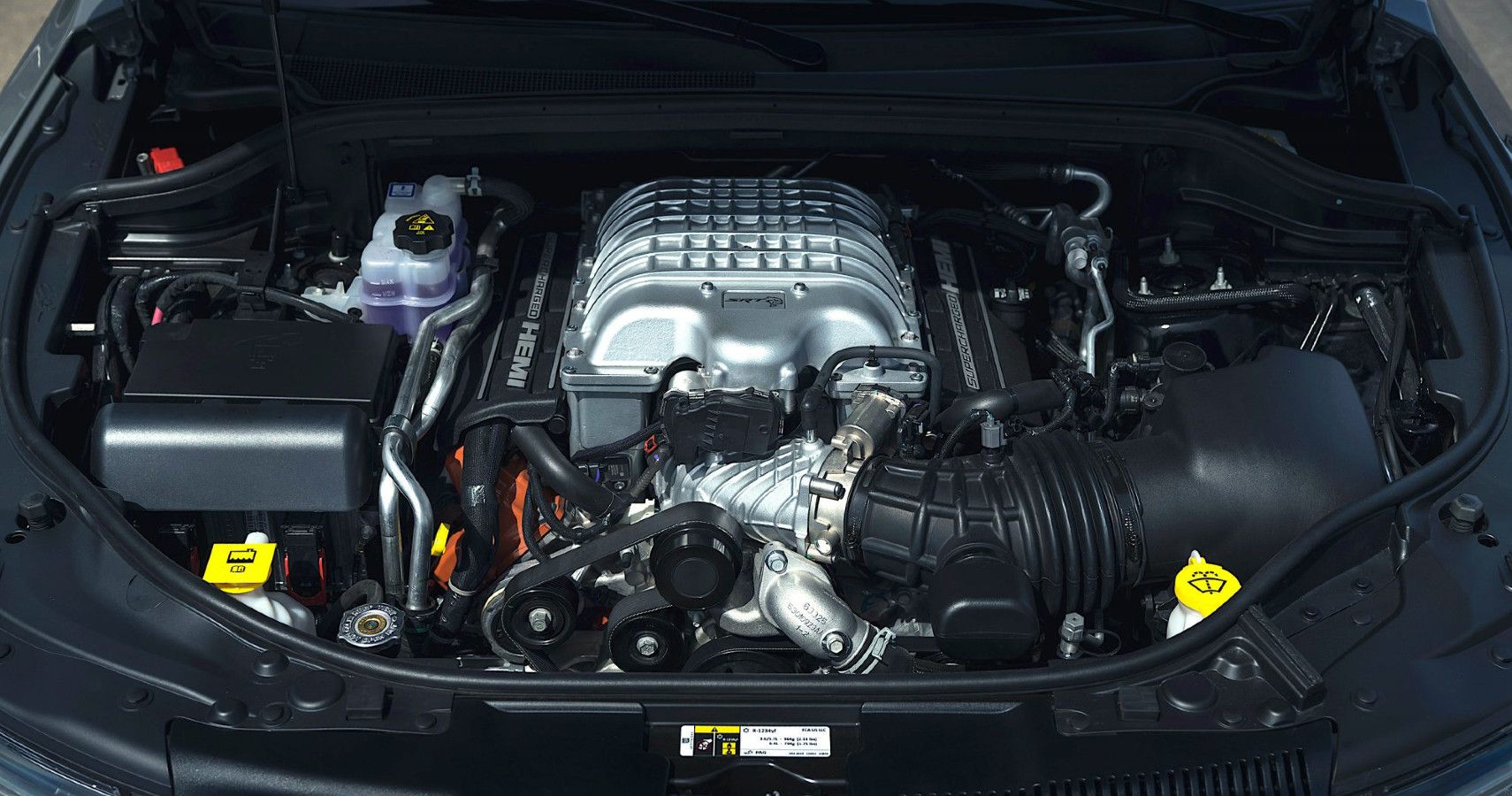 Supercharged 6.2-liter Hemi SRT Hellcat V8 engine 