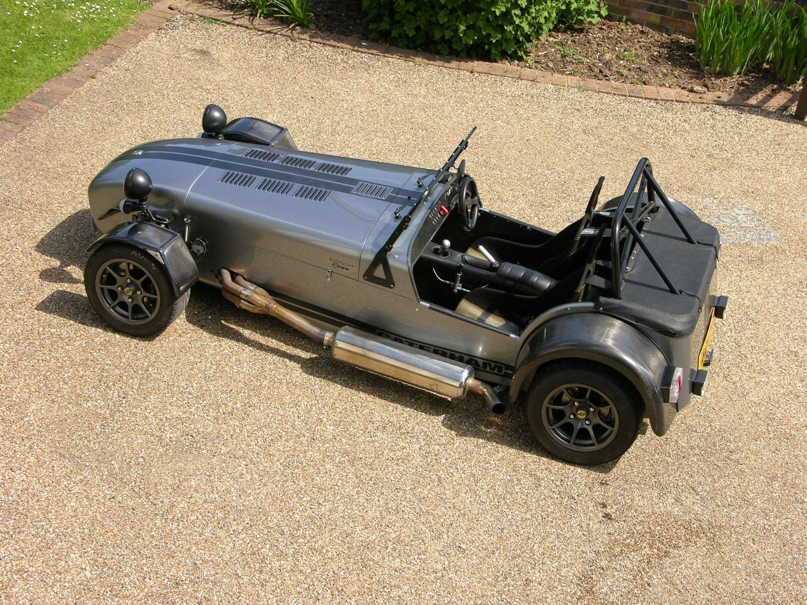 Caterham R400 parked outdoors