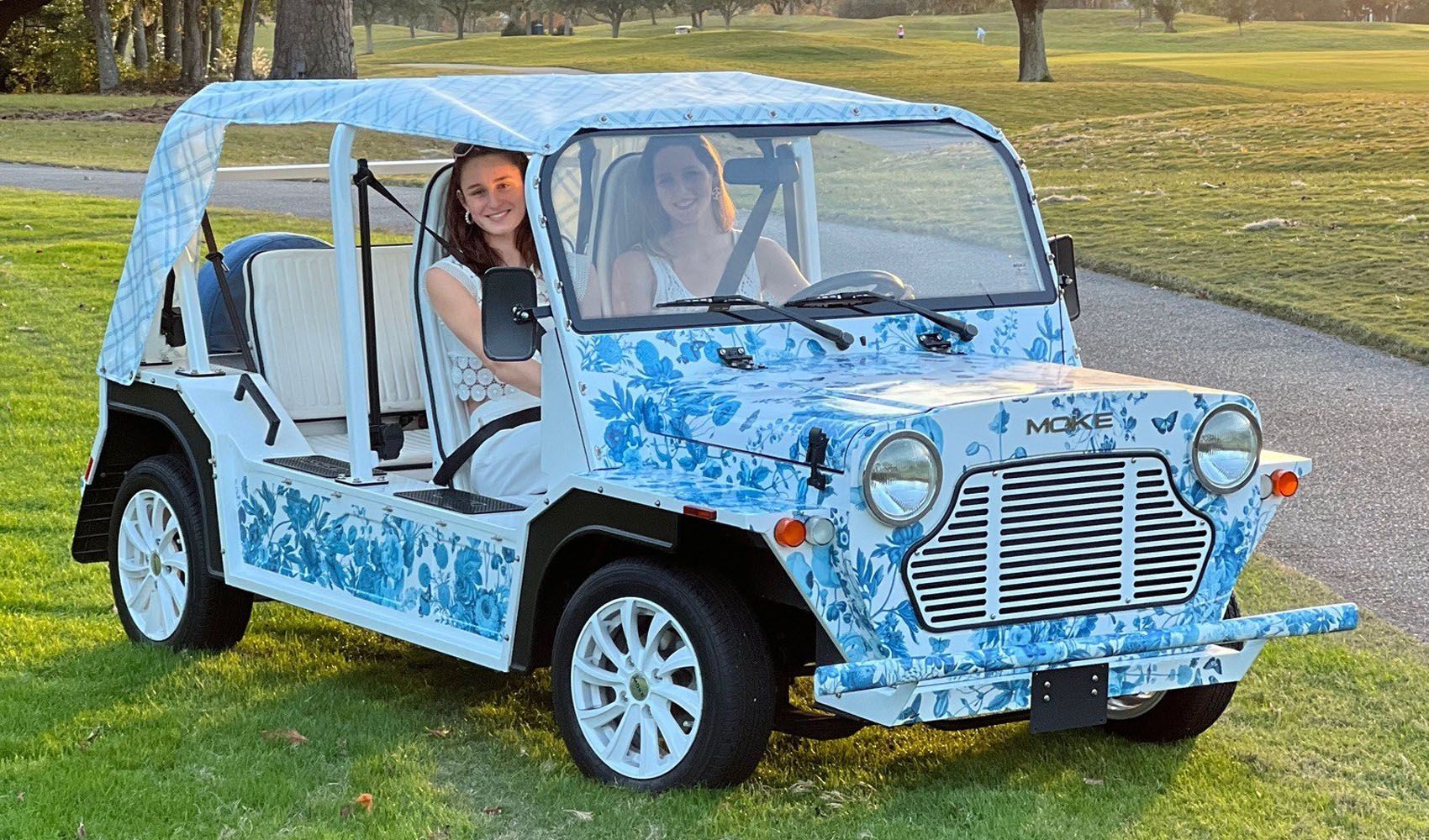 The Mini Moke Is Back As A Cute Retro Electric Off Roader the-mini-moke-is-back-as-a-cute-retro-electric-off-roader