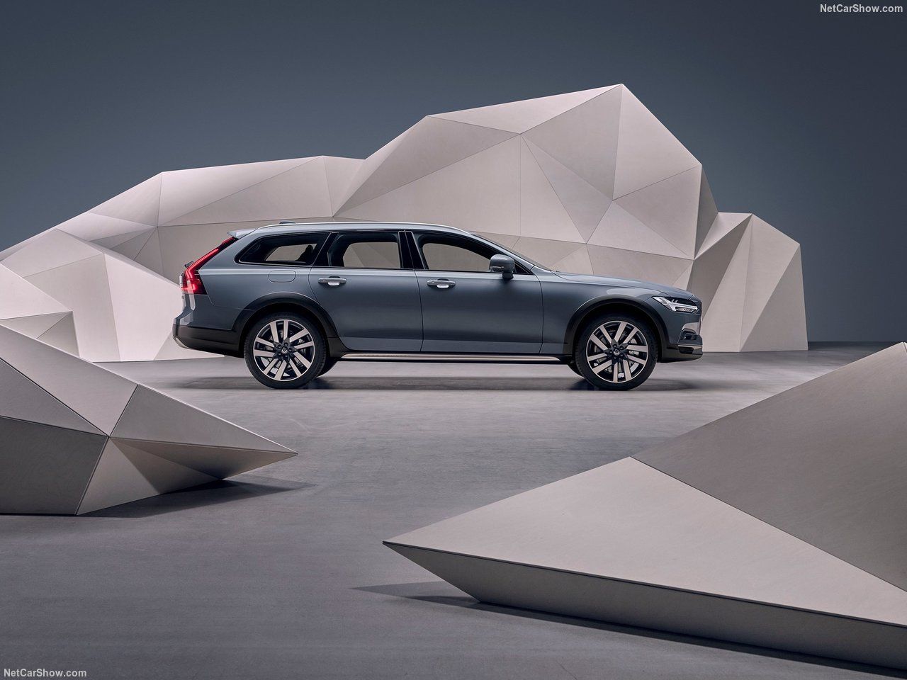 Volvo-V90_Cross_Country-2020-Side View Ride Height