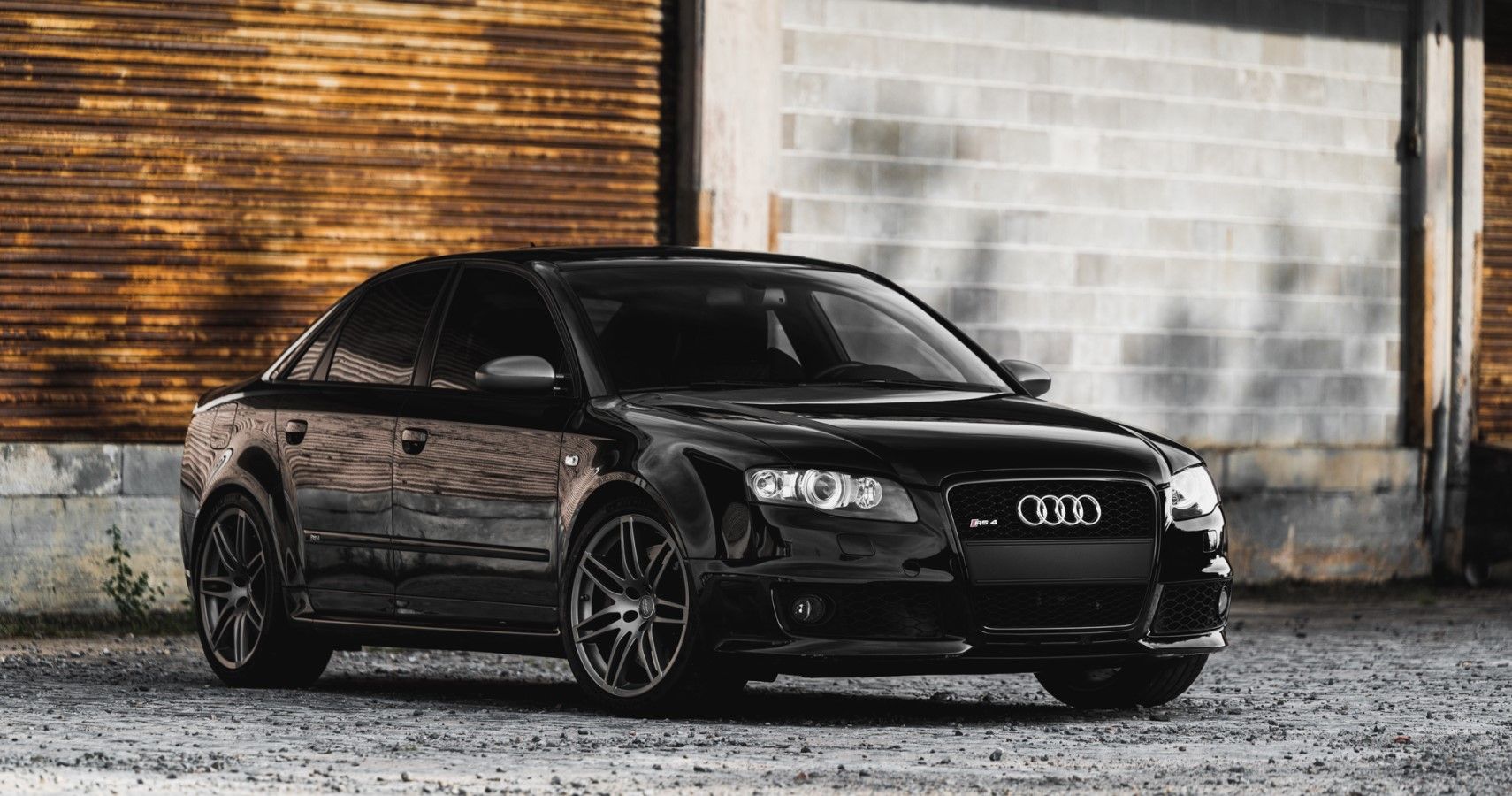 2008 Audi RS4 in black front third quarter view