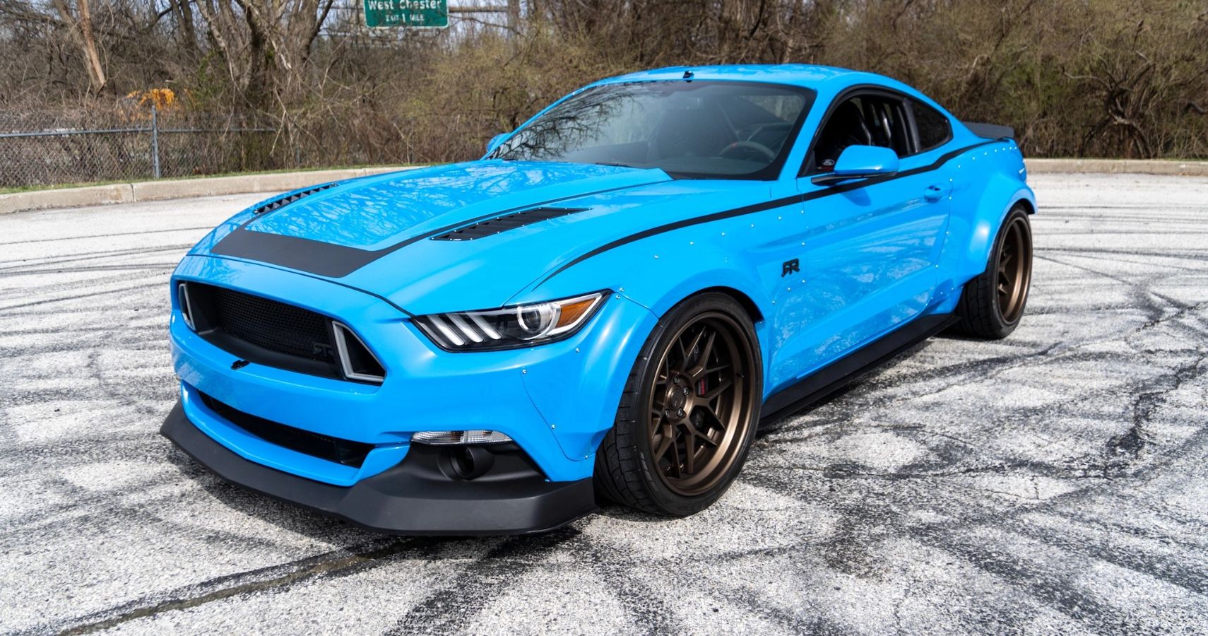 2017-ford-rtr blue-mustang-spec-exterior-front-angle-