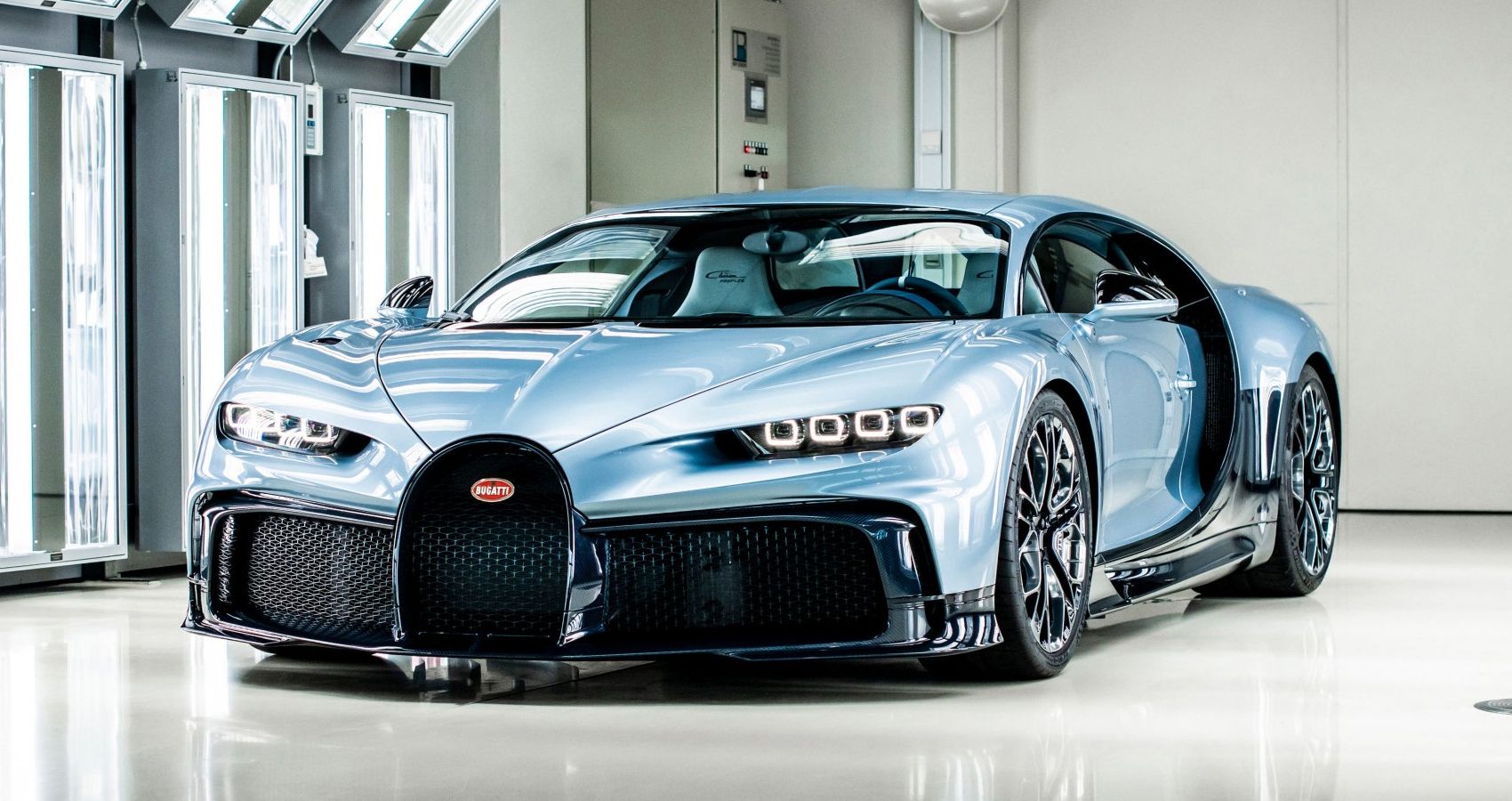 2020 Bugatti Chiron Super Sport 300+ - Front Quarter