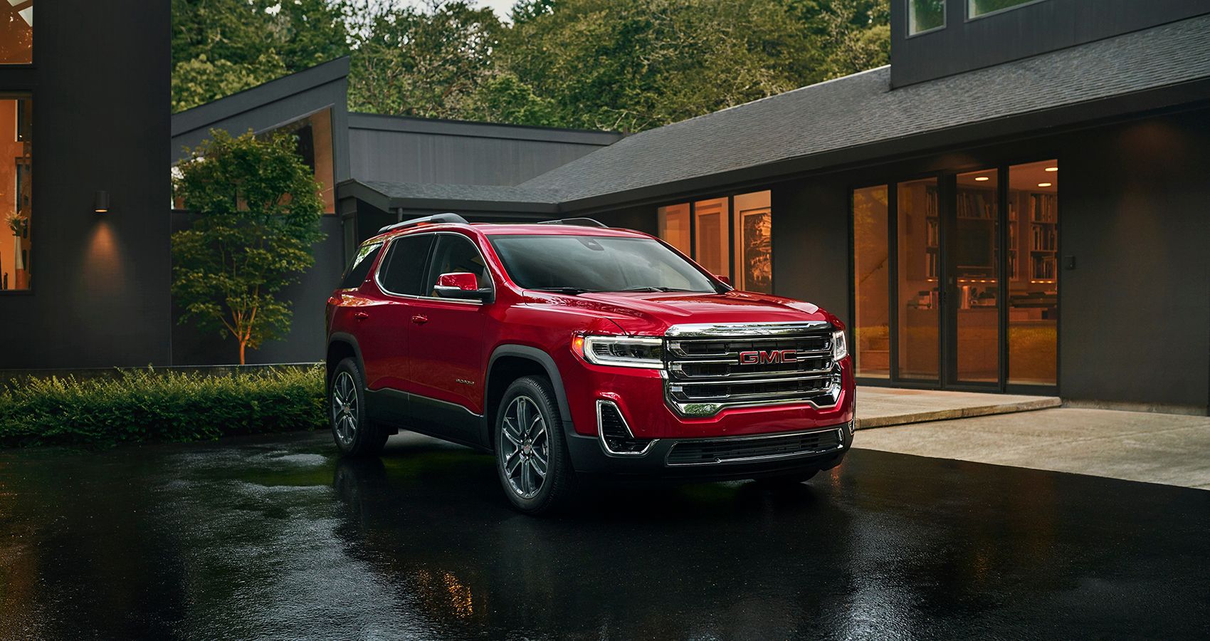 2022 GMC Acadia In Red Front View