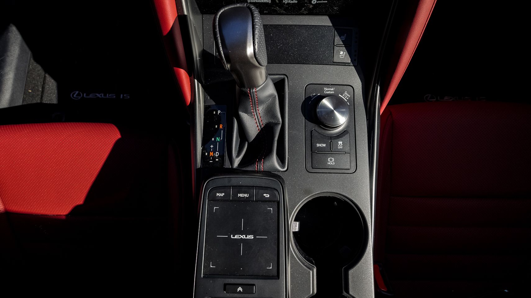 2023 Lexus IS500 F Спортивная центральная консоль