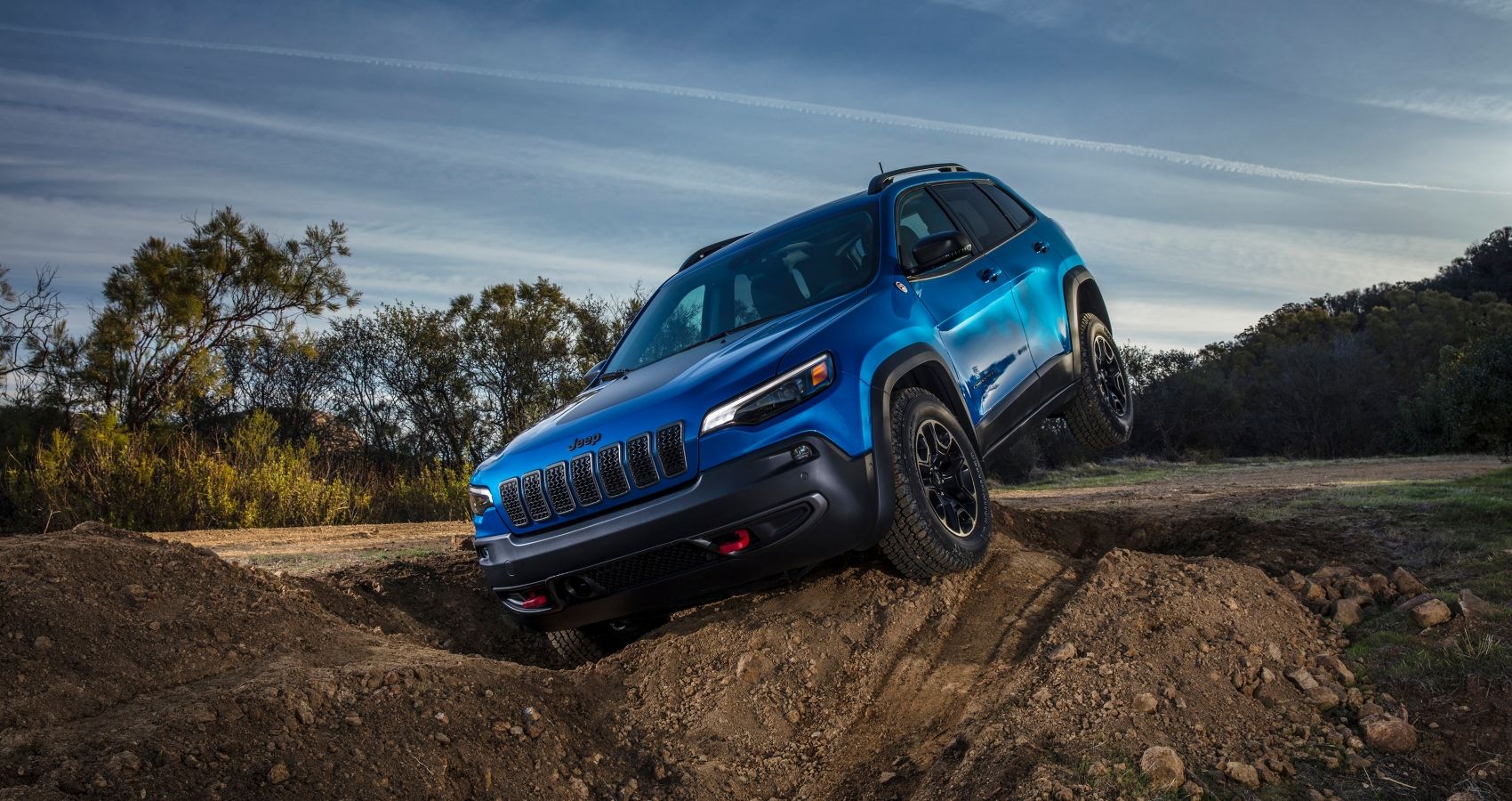 Off-roading in the 2023 Jeep Cherokee over rocky terrains