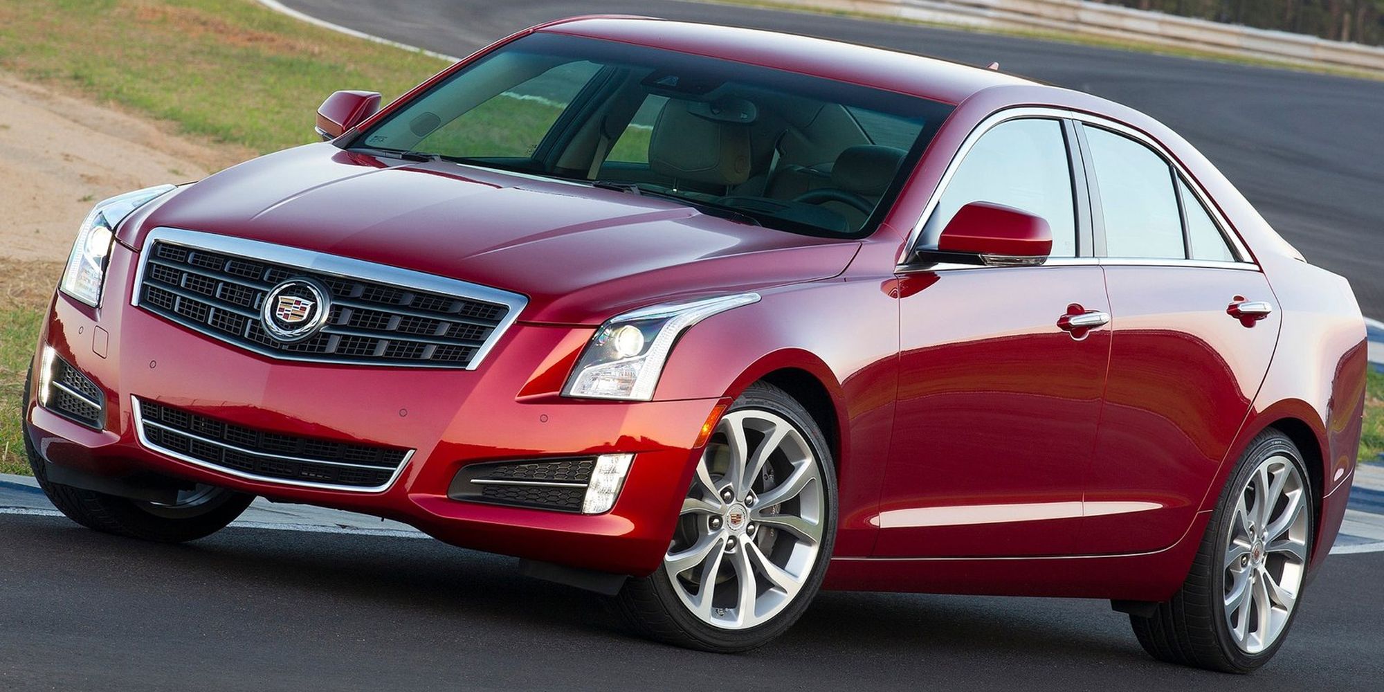 Cadillac ATS Front Quarter Vermelho Obsession Tintcoat