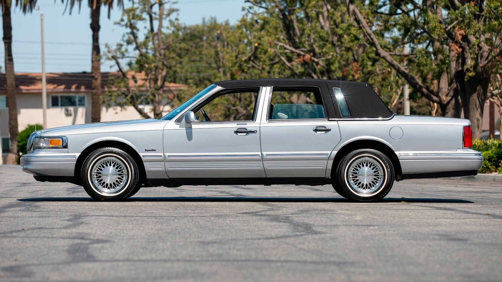 The 2nd Gen Lincoln Town Car Is One Of The Greatest American Luxury