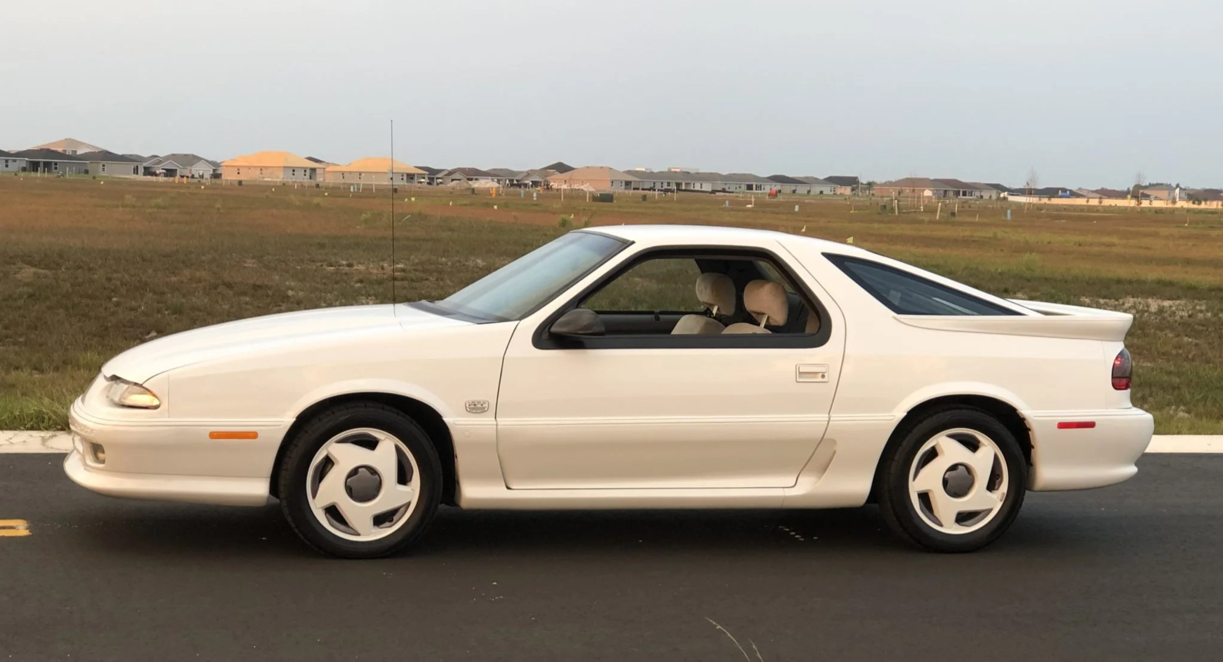 White 1992 Dodge Daytona IROC