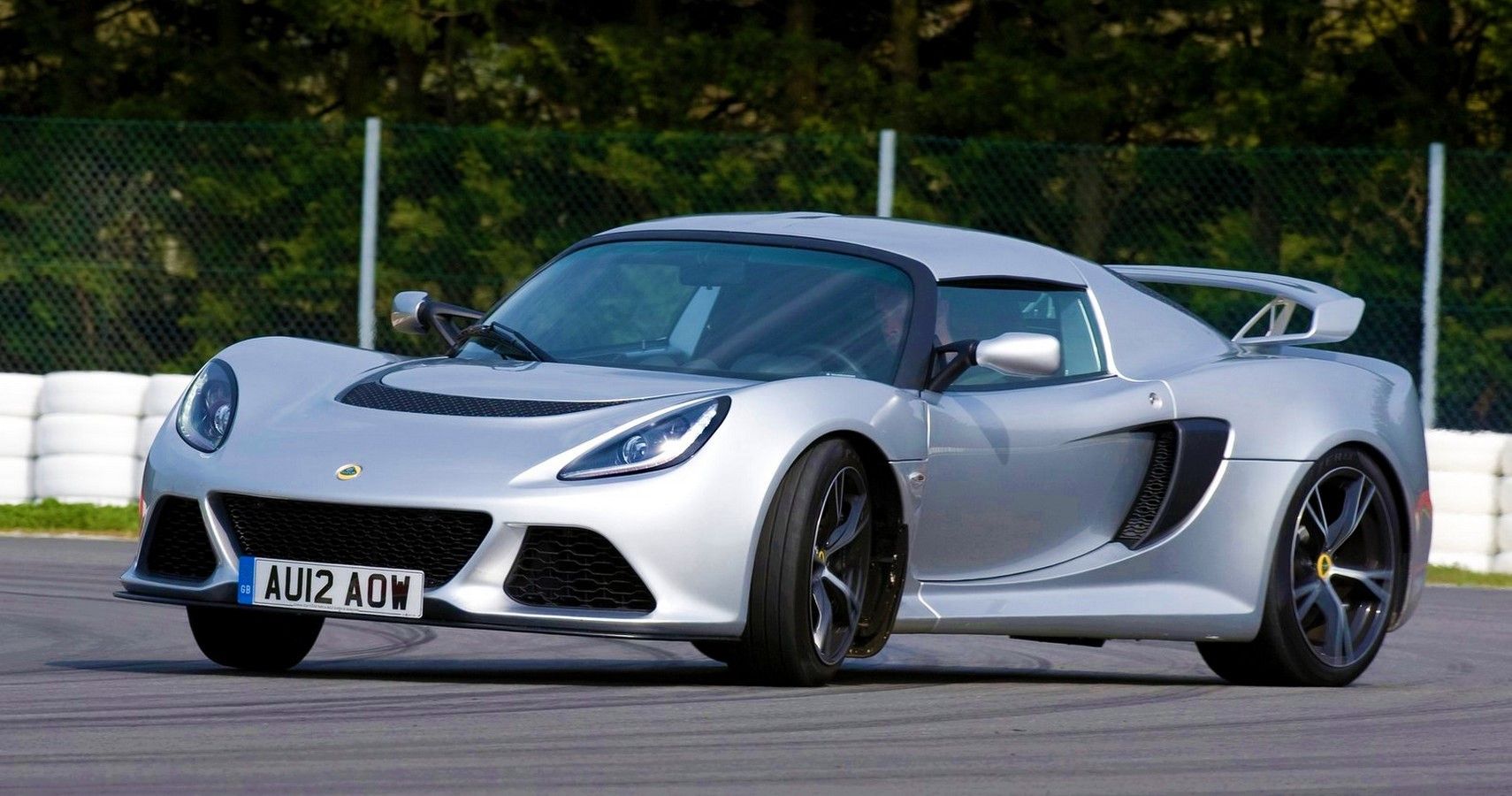 10 Best British Sports Cars That Define Automotive Excellence