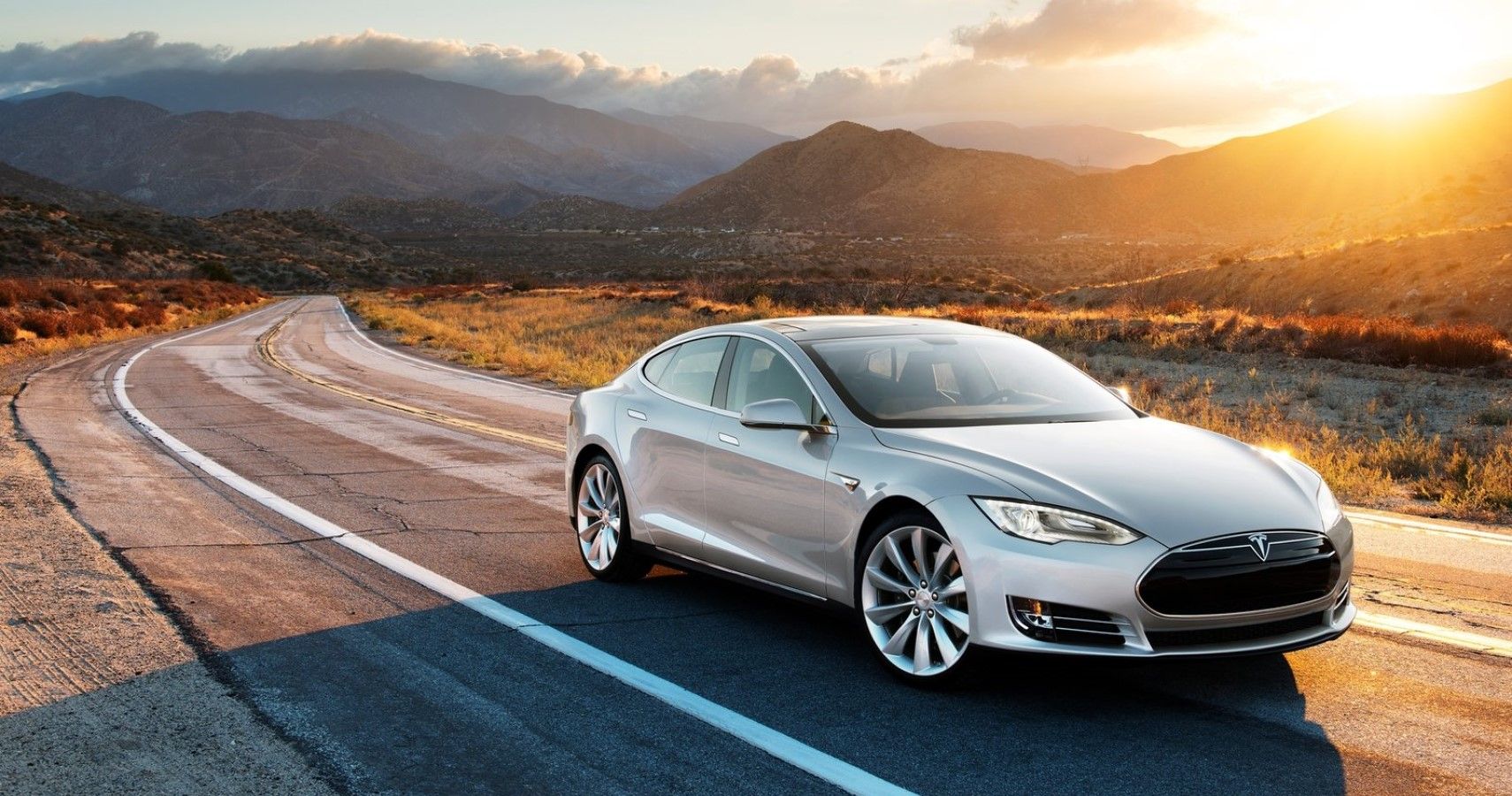 Tesla Model S wallpaper shot